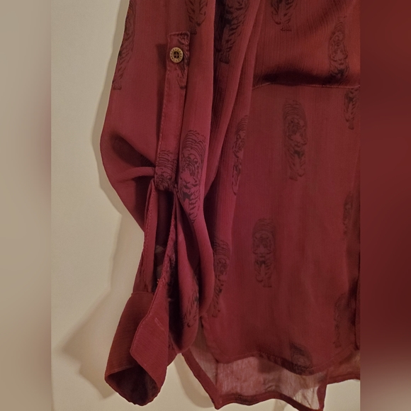 🌟3 for $25-Tiger print button up - Picture 2 of 8